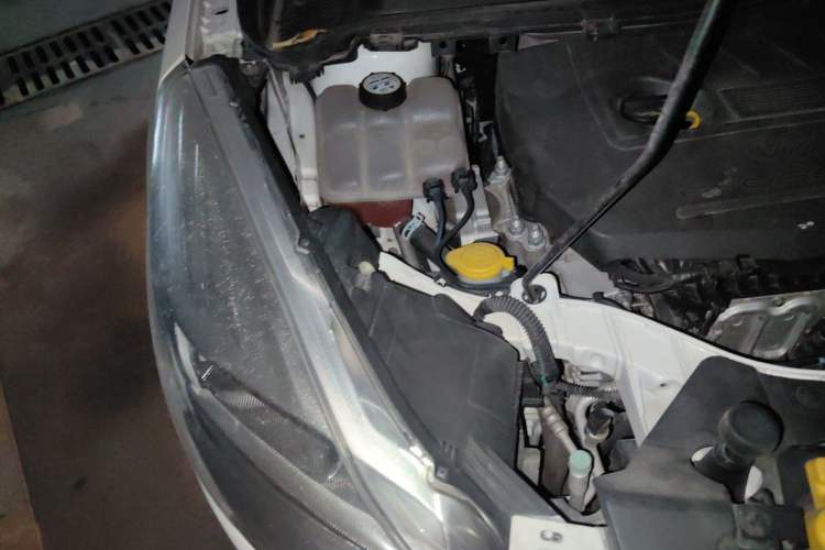 Used Ford Kuga 2015 1.5L GTDi Four-Wheel-Drive Elite Model Engine Bay Right