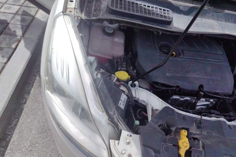 Used Ford Kuga 2015 1.5L GTDi Two-Wheel-Drive Comfort Model Engine Bay Right