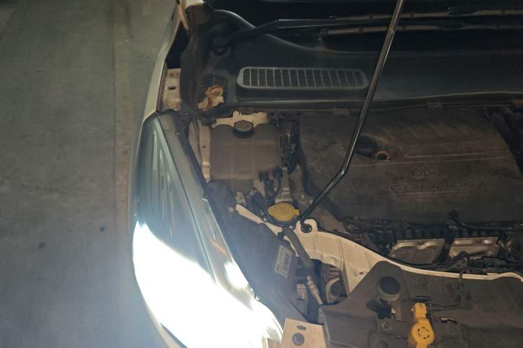 Used Ford Kuga 2015 1.5L GTDi Four-Wheel-Drive Elite Model Engine Bay Right