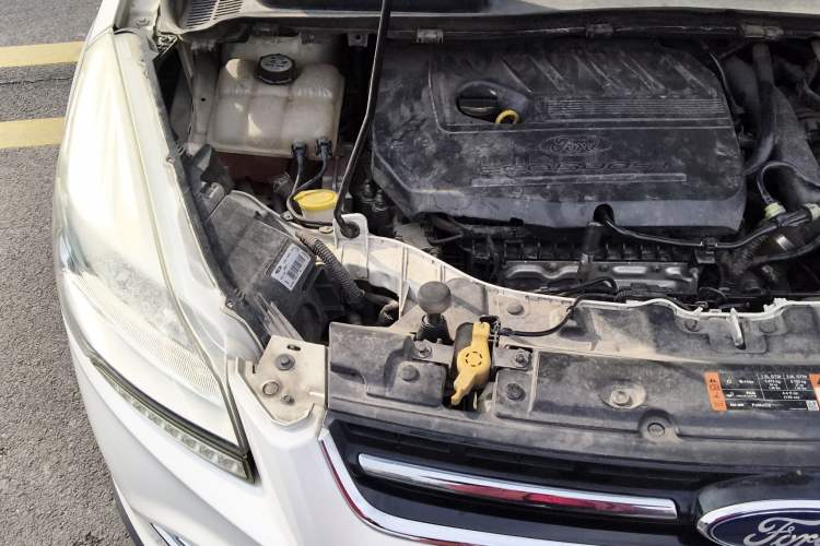 Used Ford Kuga 2015 1.5L GTDi Four-Wheel-Drive Elite Model Engine Bay Right