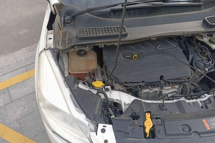 Used Ford Kuga 2015 1.5L GTDi Two-Wheel-Drive Comfort Model Engine Bay Right