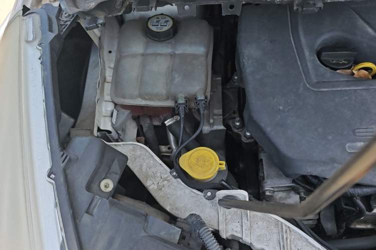 Used Ford Kuga 2015 1.5L GTDi Two-Wheel-Drive Comfort Model Engine Bay Right