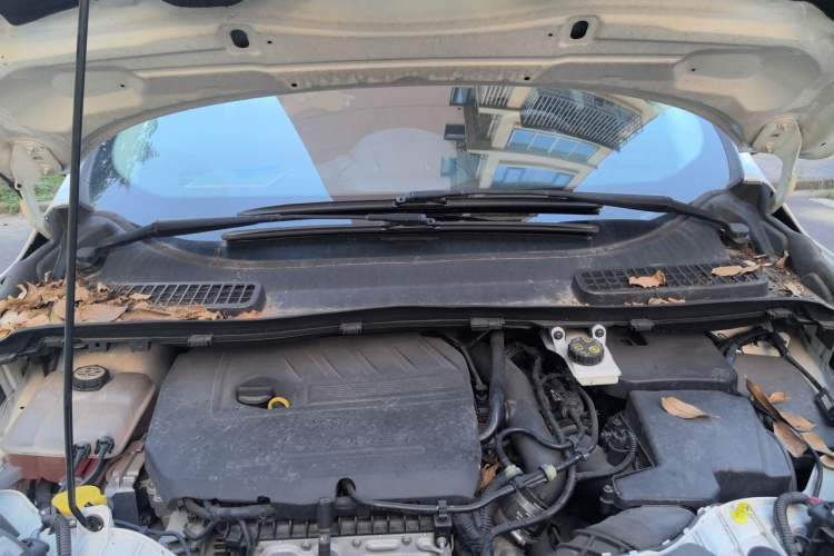 Used Ford Kuga 2015 1.5L GTDi Two-Wheel Drive Fashion Edition Engine Bay