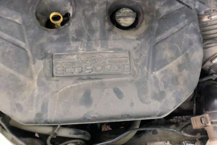 Used Ford Kuga 2015 2.0L GTDi Four-Wheel Drive Elite Model Engine Bay