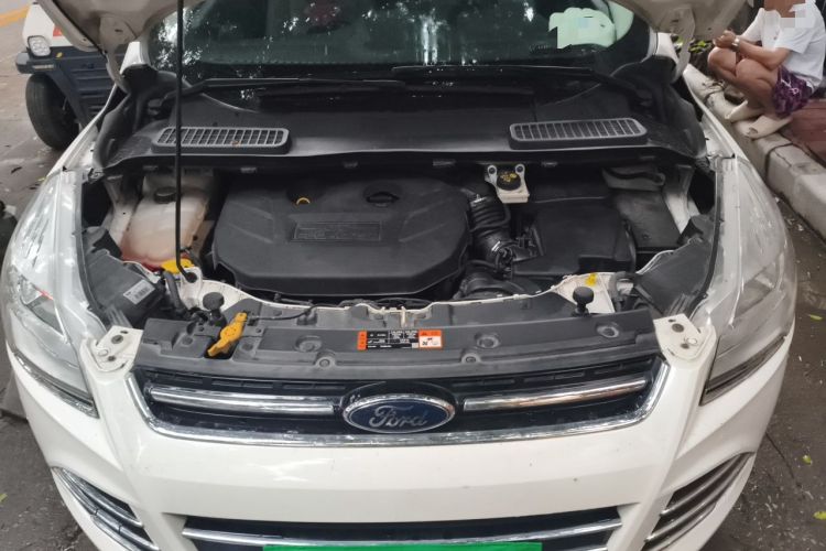 Used Ford Kuga 2015 2.0L GTDi Four-Wheel Drive Elite Model Engine Bay