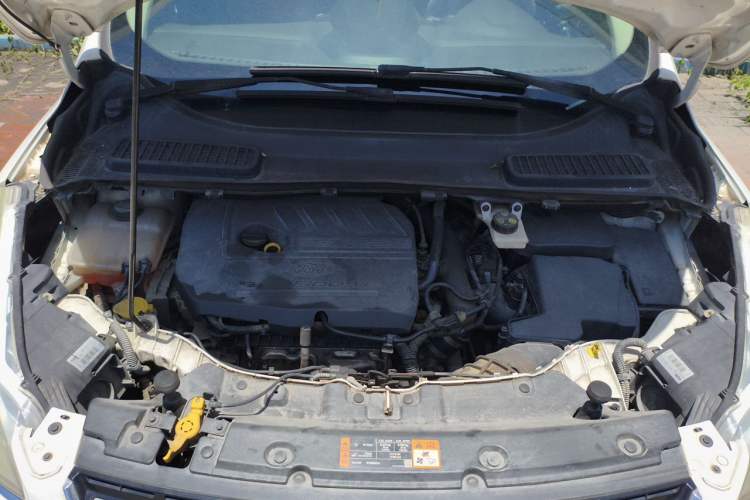 Used Ford Kuga 2015 1.5L GTDi Two-Wheel Drive Fashion Edition Engine Bay