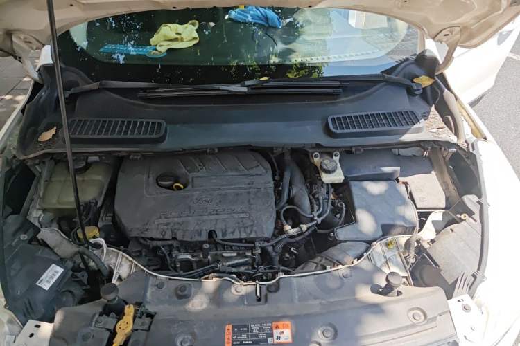 Used Ford Kuga 2015 1.5L GTDi Two-Wheel Drive Fashion Edition Engine Bay