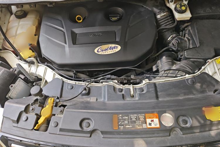 Used Ford Kuga 2015 2.0L GTDi Four-Wheel-Drive Sport Model Engine Bay