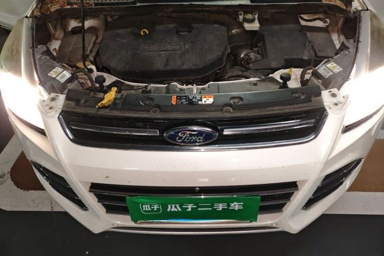 Used Ford Kuga 2015 2.0L GTDi Four-Wheel Drive Prestige Model Engine Bay