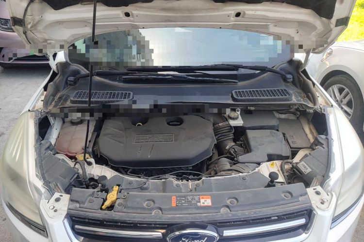Used Ford Kuga 2015 2.0L GTDi Four-Wheel Drive Elite Model Engine Bay