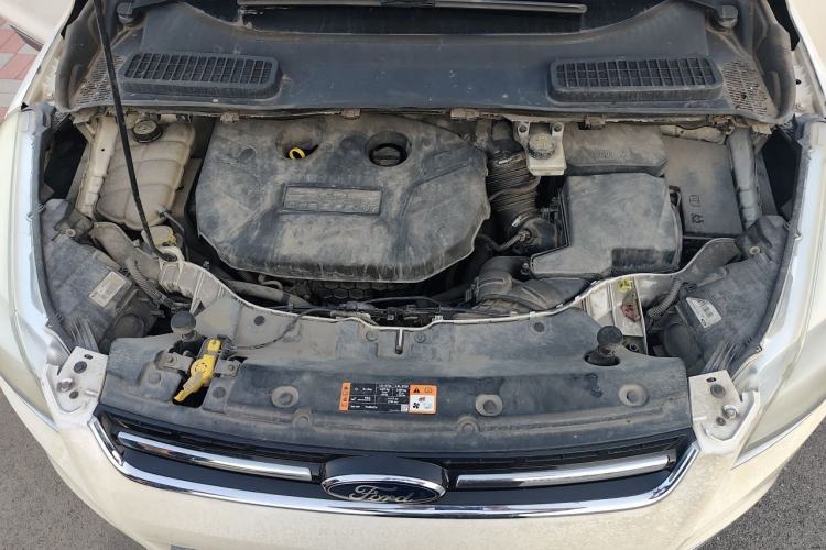 Used Ford Kuga 2015 2.0L GTDi Four-Wheel Drive Elite Model Engine Bay