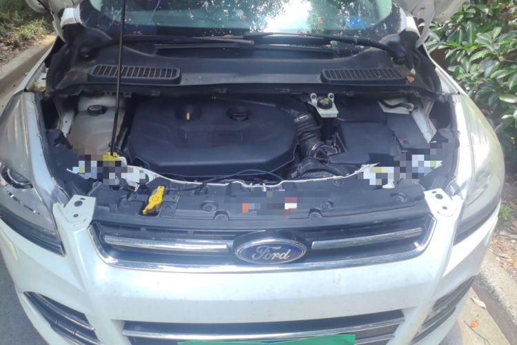 Used Ford Kuga 2015 2.0L GTDi Four-Wheel Drive Prestige Model Engine Bay