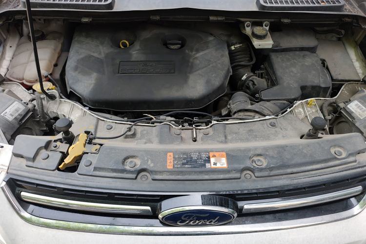 Used Ford Kuga 2015 2.0L GTDi Four-Wheel Drive Elite Model Engine Bay