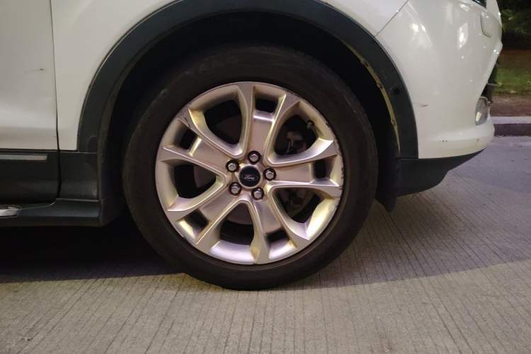 Used Ford Kuga 2015 2.0L GTDi Four-Wheel-Drive Sport Model Exterior 1