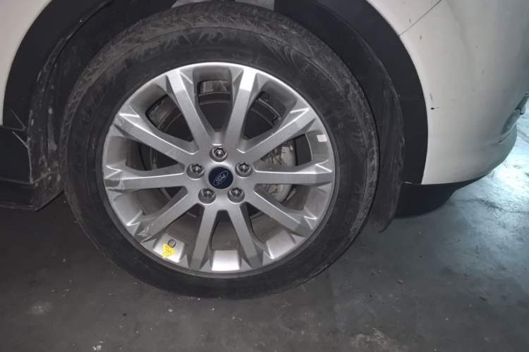 Used Ford Kuga 2015 1.5L GTDi Two-Wheel Drive Fashion Edition Exterior 1