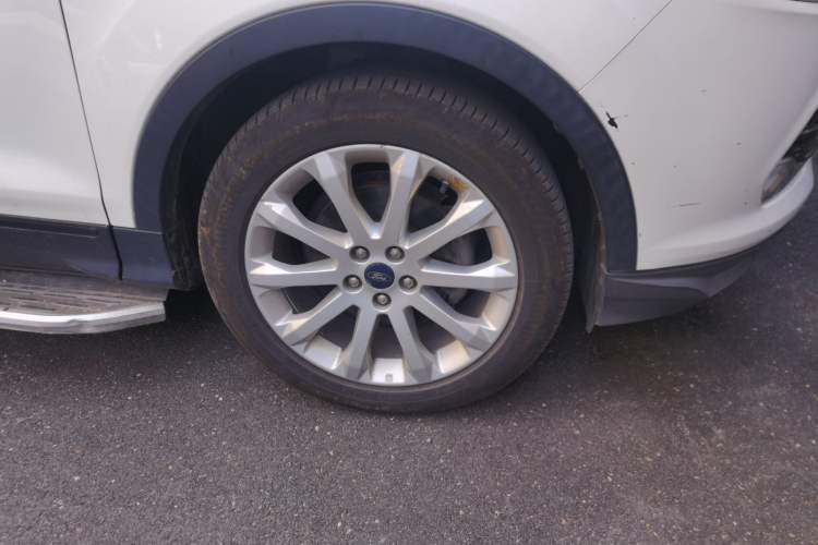 Used Ford Kuga 2015 1.5L GTDi Two-Wheel-Drive Comfort Model Exterior 1