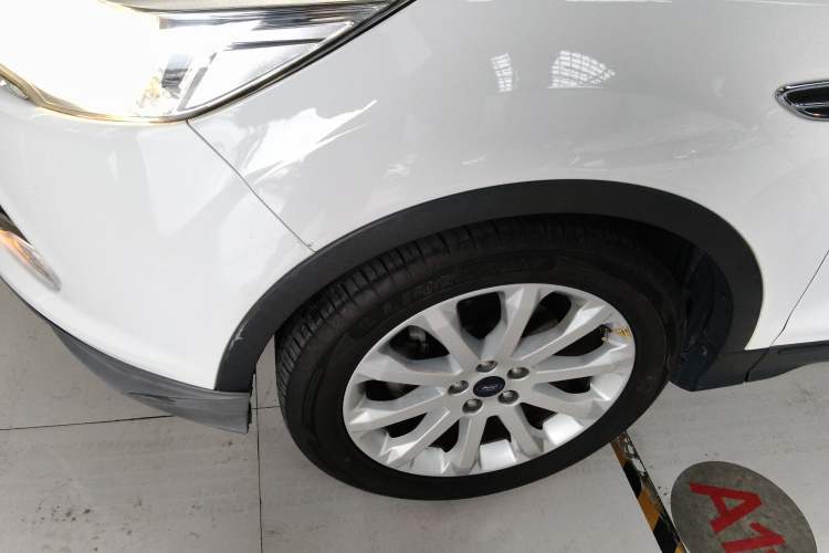Used Ford Kuga 2015 1.5L GTDi Two-Wheel Drive Fashion Edition Exterior 1