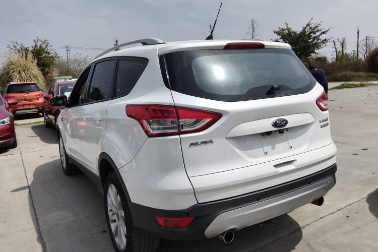 Used Ford Kuga 2015 1.5L GTDi Two-Wheel-Drive Comfort Model Exterior 2