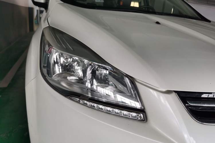 Used Ford Kuga 2015 1.5L GTDi Two-Wheel Drive Fashion Edition Exterior 2