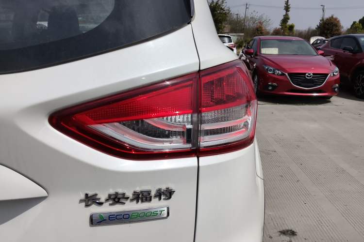 Used Ford Kuga 2015 1.5L GTDi Two-Wheel-Drive Comfort Model Exterior 3