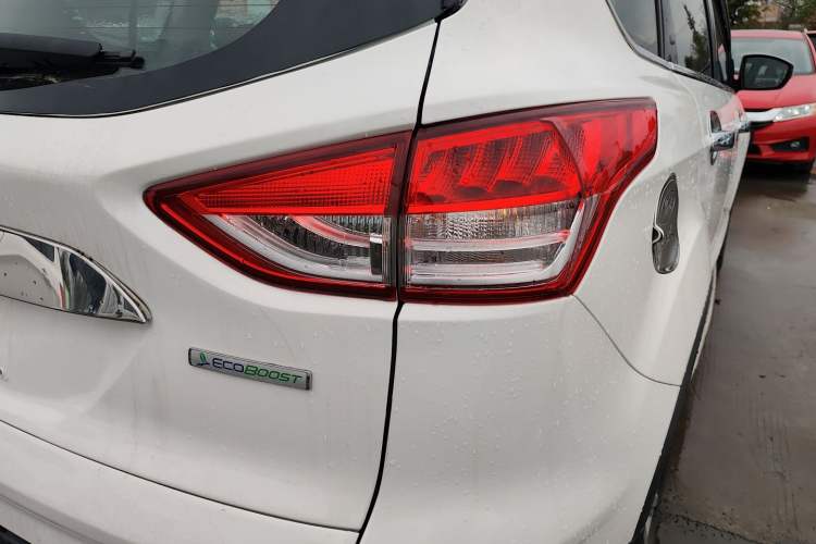 Used Ford Kuga 2015 1.5L GTDi Two-Wheel-Drive Comfort Model Exterior 3