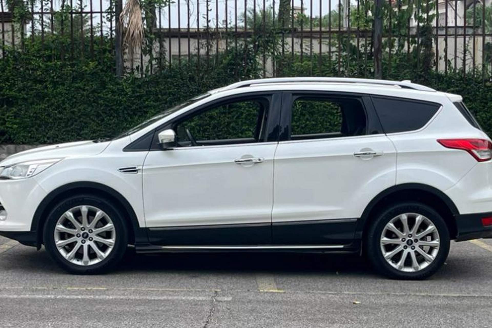 Used Ford Kuga 2015 2.0L GTDi Four-Wheel Drive Elite Model Exterior 3