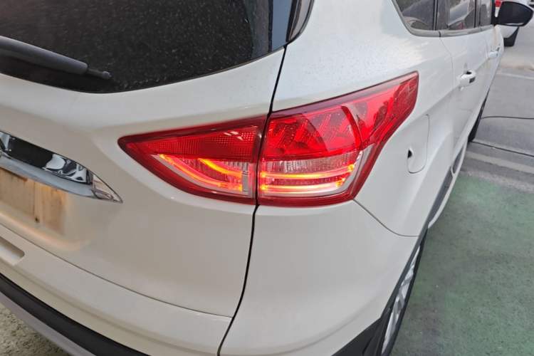 Used Ford Kuga 2015 1.5L GTDi Four-Wheel-Drive Elite Model Exterior 3