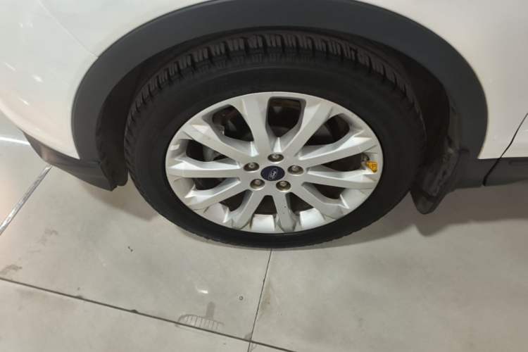 Used Ford Kuga 2015 1.5L GTDi Two-Wheel-Drive Comfort Model Exterior 4