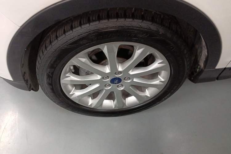Used Ford Kuga 2015 1.5L GTDi Two-Wheel Drive Fashion Edition Exterior 4