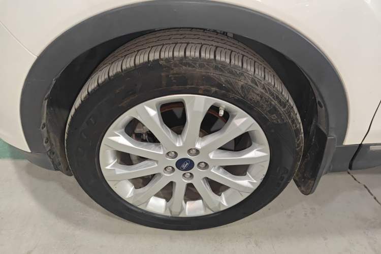 Used Ford Kuga 2015 2.0L GTDi Four-Wheel Drive Elite Model Exterior 4
