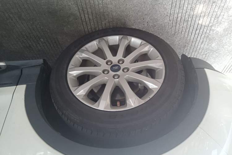 Used Ford Kuga 2015 1.5L GTDi Two-Wheel Drive Fashion Edition Exterior 4