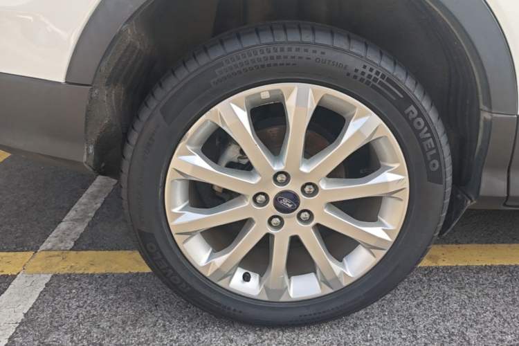 Used Ford Kuga 2015 2.0L GTDi Four-Wheel Drive Prestige Model Exterior 5