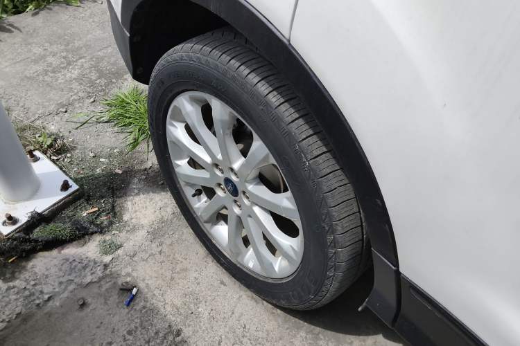 Used Ford Kuga 2015 1.5L GTDi Two-Wheel-Drive Comfort Model Exterior 5