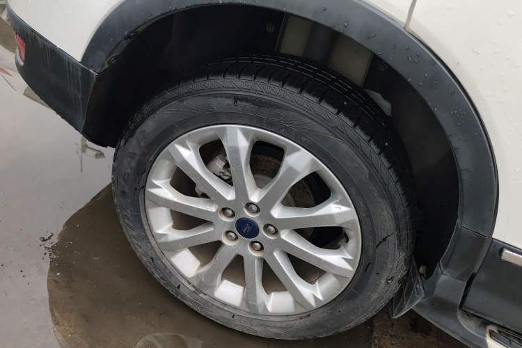 Used Ford Kuga 2015 1.5L GTDi Two-Wheel-Drive Comfort Model Exterior 5