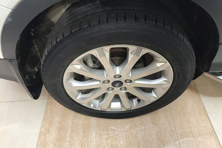 Used Ford Kuga 2015 1.5L GTDi Two-Wheel Drive Fashion Edition Exterior 5