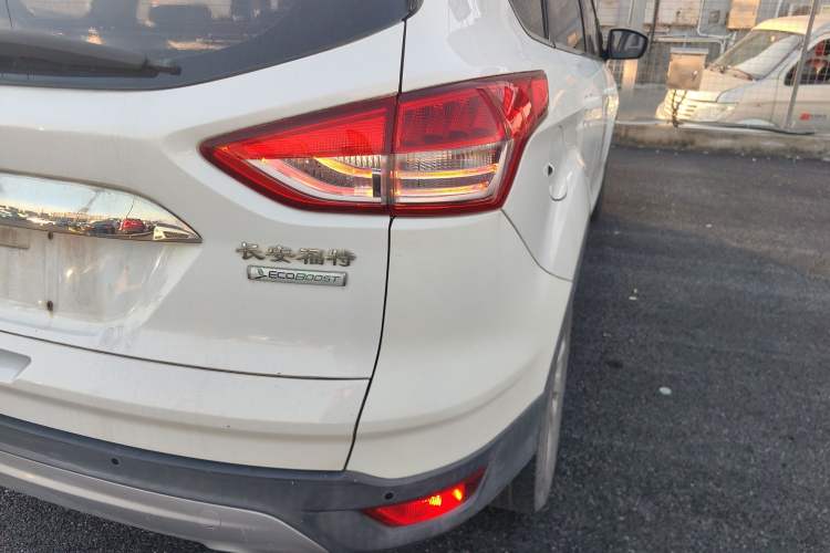 Used Ford Kuga 2015 1.5L GTDi Two-Wheel Drive Fashion Edition Exterior 6