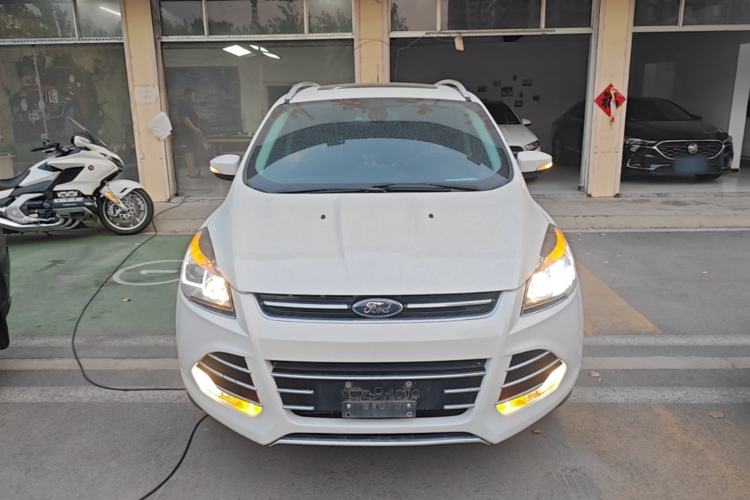 Used Ford Kuga 2015 1.5L GTDi Four-Wheel-Drive Elite Model Front