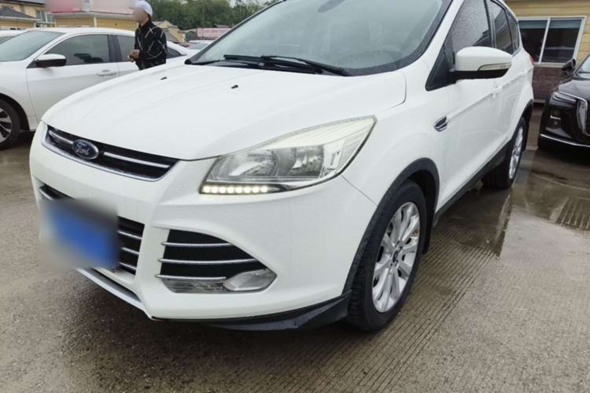 Used Ford Kuga 2015 1.5L GTDi Two-Wheel Drive Fashion Edition Front Left 45 Deg
