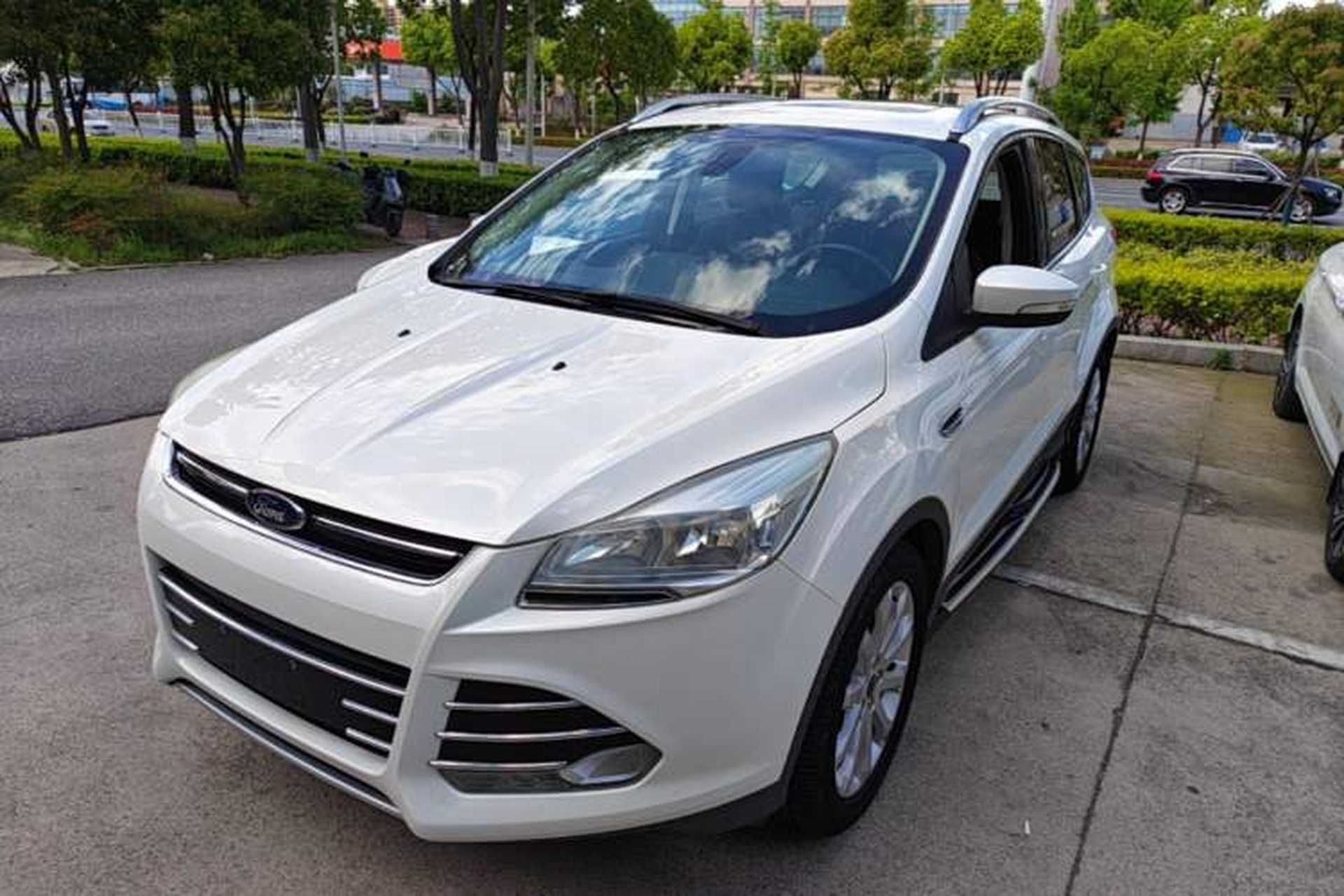 Used Ford Kuga 2015 1.5L GTDi Two-Wheel Drive Fashion Edition Front Left 45 Deg