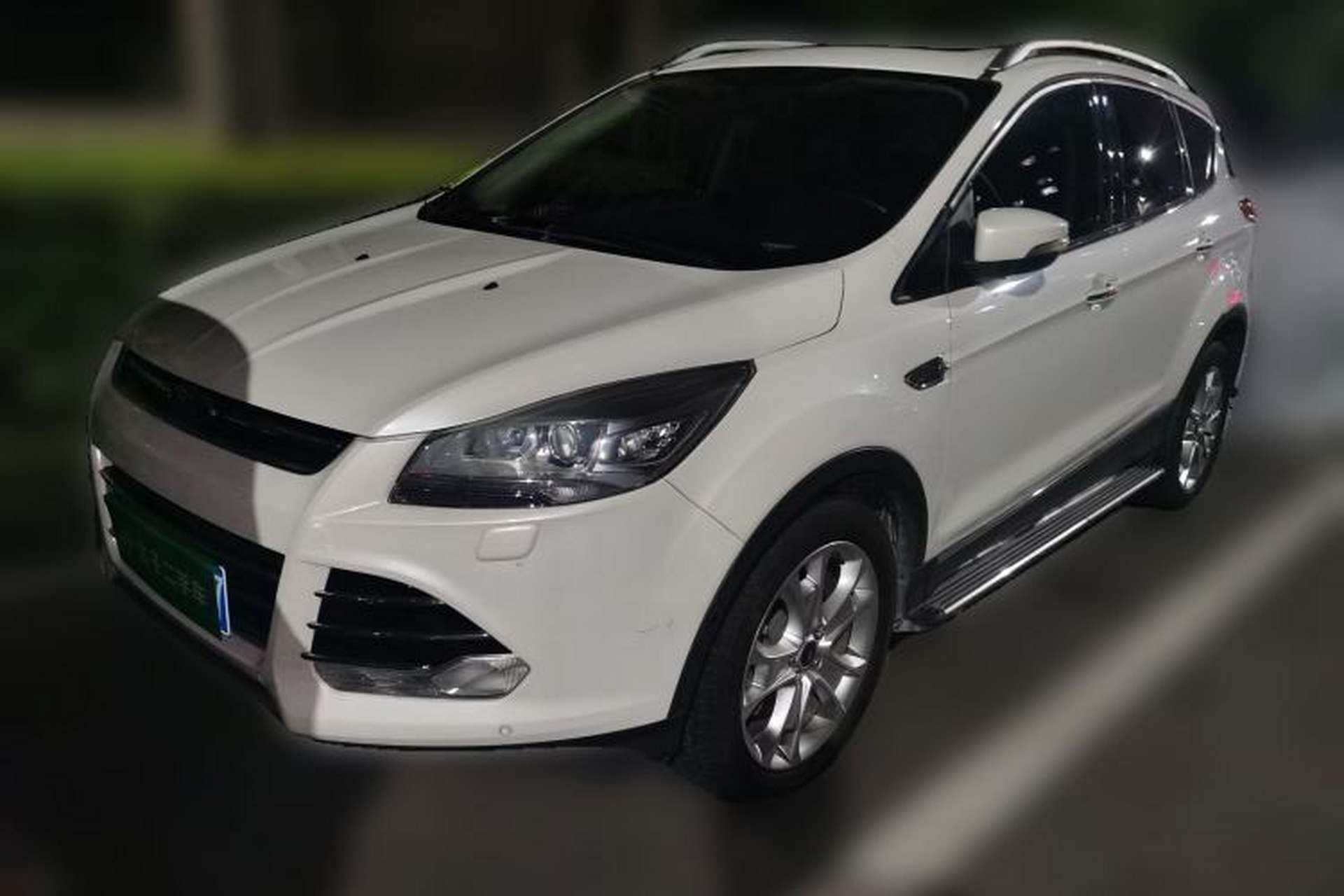 Used Ford Kuga 2015 2.0L GTDi Four-Wheel-Drive Sport Model Front Left 45 Deg