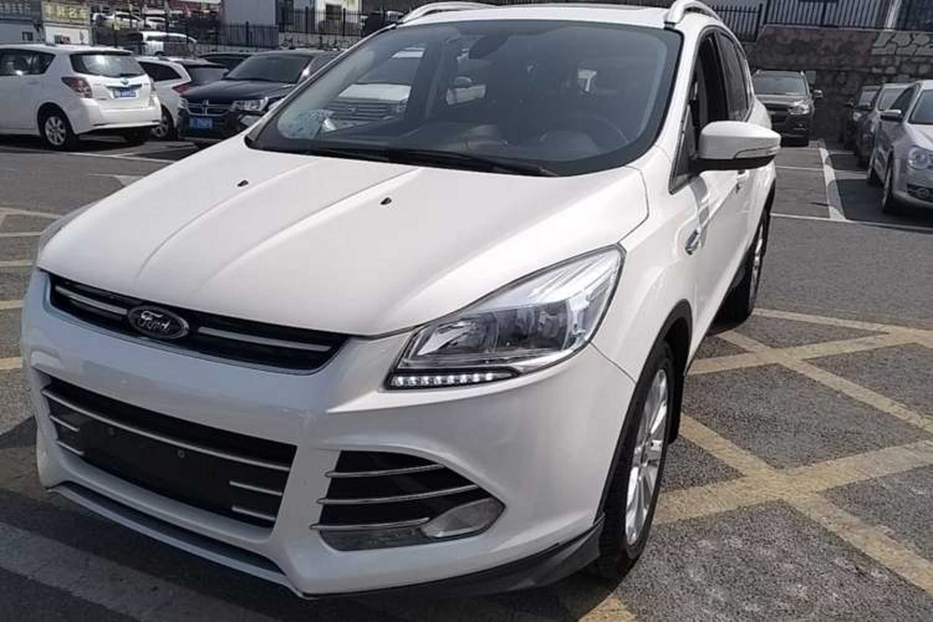Used Ford Kuga 2015 1.5L GTDi Two-Wheel Drive Fashion Edition Front Left 45 Deg