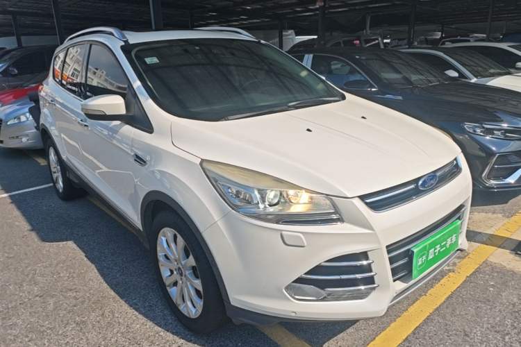 Used Ford Kuga 2015 2.0L GTDi Four-Wheel Drive Prestige Model Front Right 45 Deg