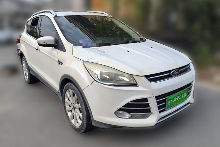 Used Ford Kuga 2015 1.5L GTDi Four-Wheel-Drive Elite Model Front Right 45 Deg