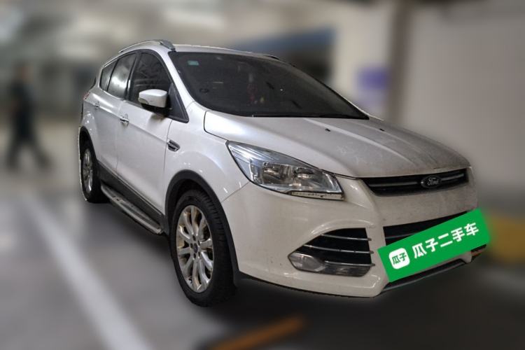 Used Ford Kuga 2015 1.5L GTDi Four-Wheel-Drive Elite Model Front Right 45 Deg