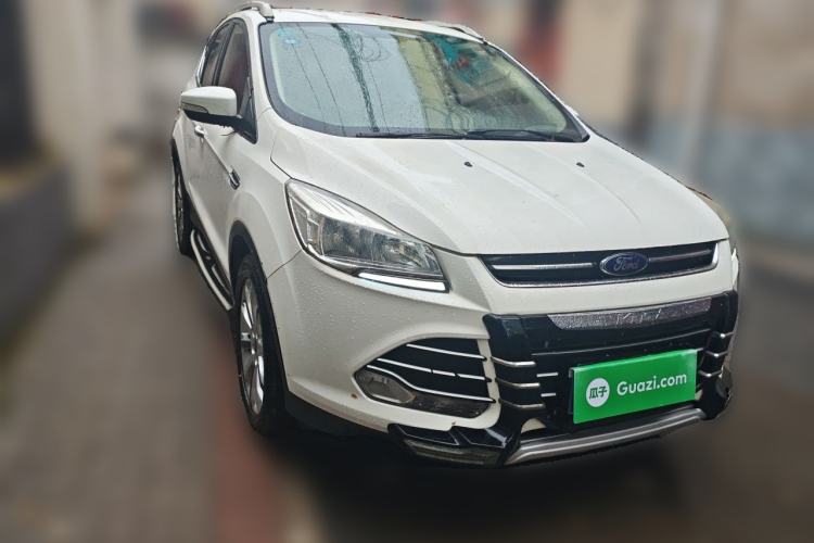 Used Ford Kuga 2015 1.5L GTDi Two-Wheel-Drive Comfort Model Front Right 45 Deg