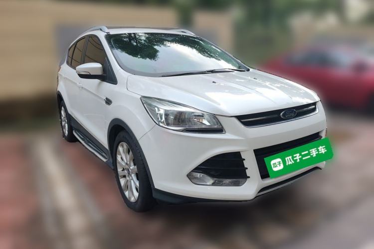 Used Ford Kuga 2015 1.5L GTDi Two-Wheel-Drive Comfort Model Front Right 45 Deg