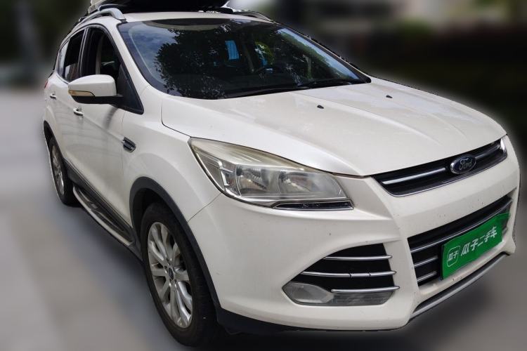 Used Ford Kuga 2015 1.5L GTDi Four-Wheel-Drive Elite Model Front Right 45 Deg