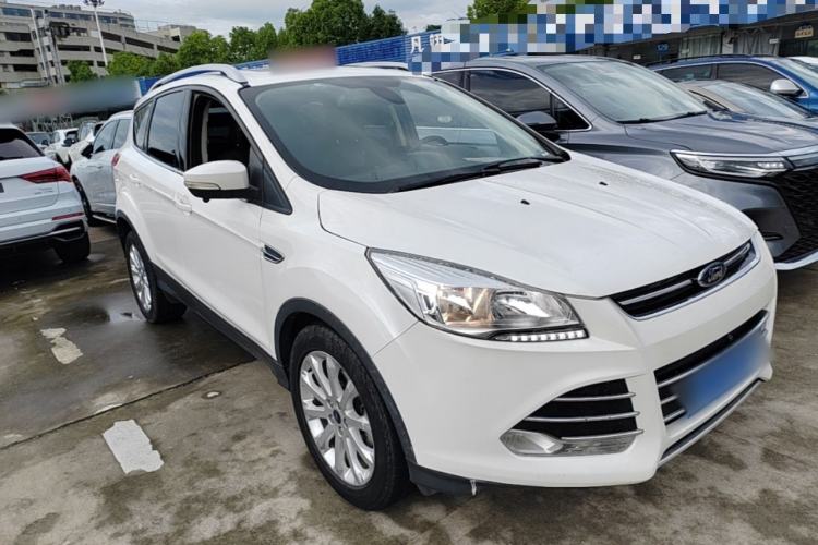 Used Ford Kuga 2015 1.5L GTDi Two-Wheel Drive Fashion Edition Front Right 45 Deg