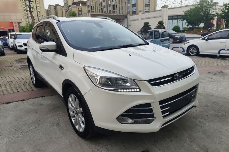 Used Ford Kuga 2015 1.5L GTDi Two-Wheel Drive Fashion Edition Front Right 45 Deg