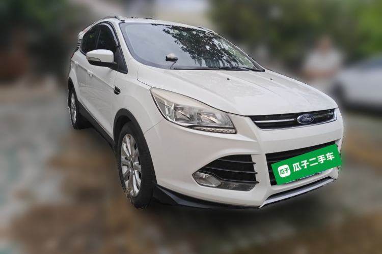 Used Ford Kuga 2015 1.5L GTDi Two-Wheel-Drive Comfort Model Front Right 45 Deg